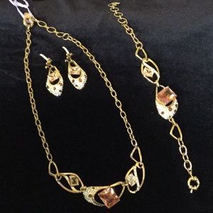 Gorgeous amber necklace, earrings and bracelet set